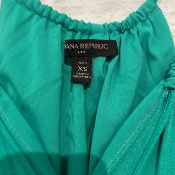 Emerald Green Banana Republic maxi dress - Picture 2 of 3